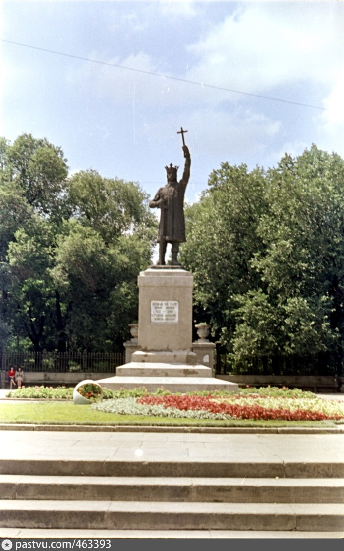 Памятник Стефану великому
