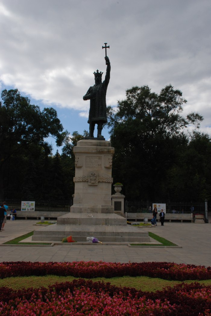 Памятник Штефану чел Маре в Кишиневе