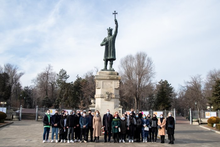 Памятник Штефану чел Маре в Кишиневе