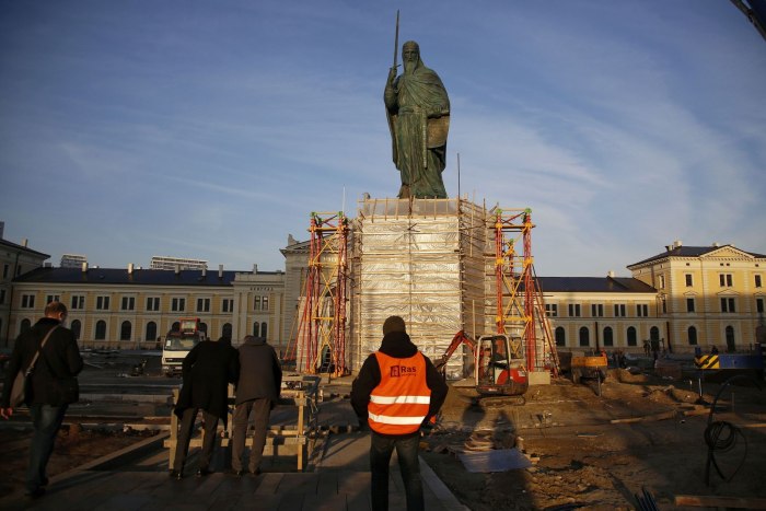 Monumentul Ștefan cel mare in Chishinau strada уыеу фьздфыфе