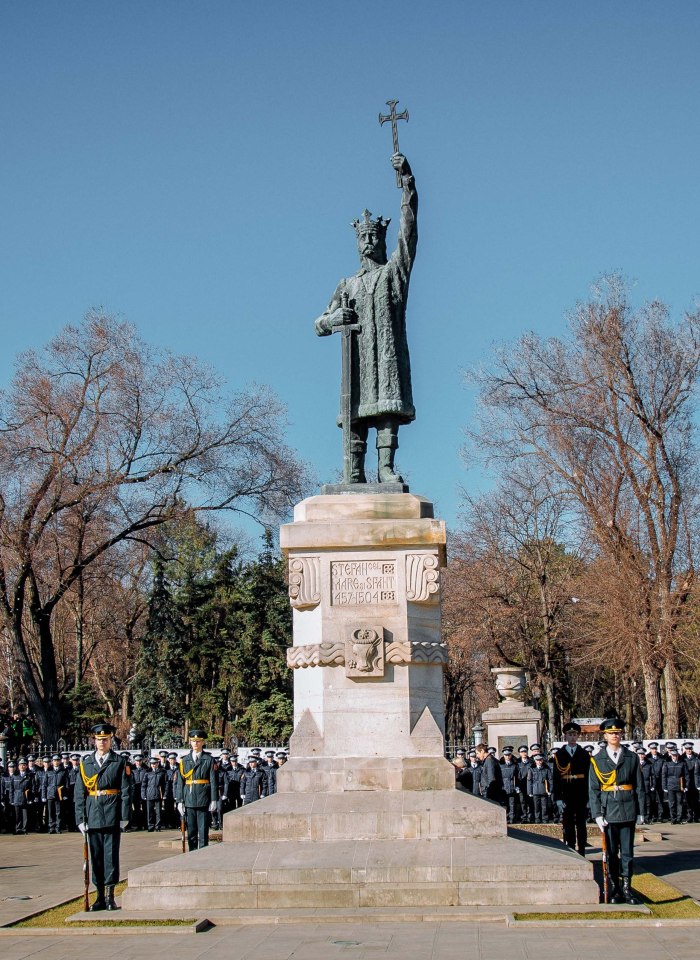 Памятник Стефану великому Молдавия