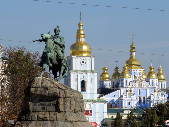 Памятник Богдана Хмельницкого в Киеве