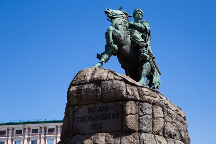 Памятник гетману Украины Богдану Хмельницкому скульптор