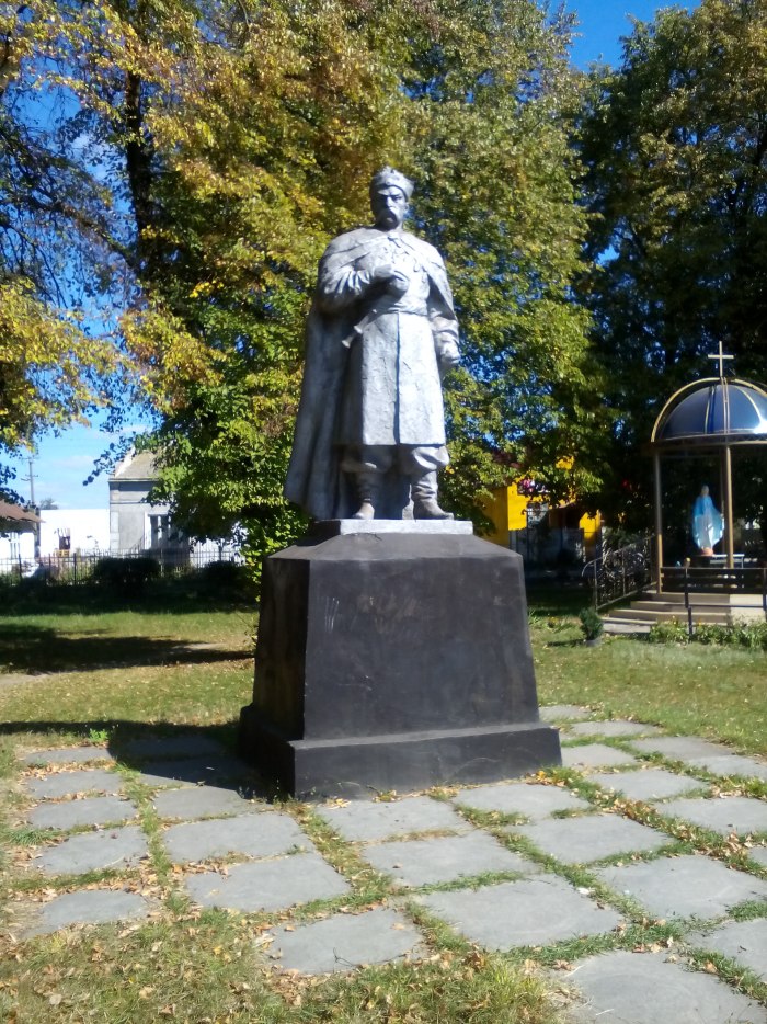 Памятники Богдану Хмельницкому в Черкасской области