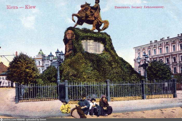 Памятник Богдану Хмельницкому в Москве