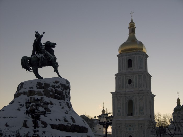 Памятник Богдану Ленинградская область