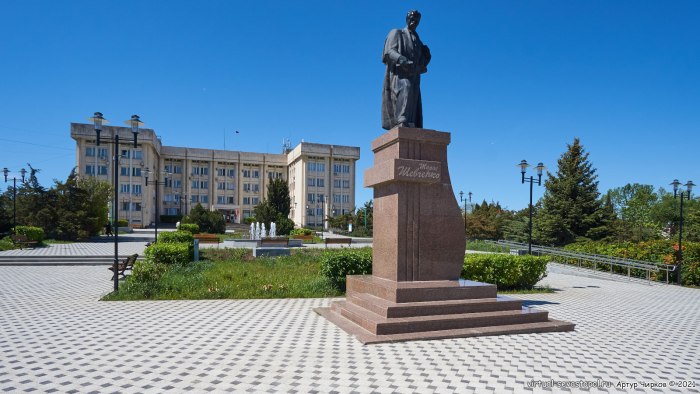 Памятник Ленину в Днепропетровске