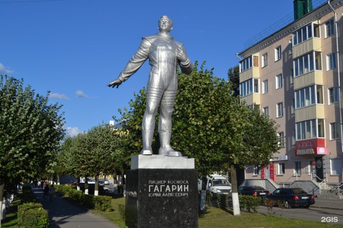 Андриян Николаев космонавт памятник бронзовый бюст в селе Шоршелы