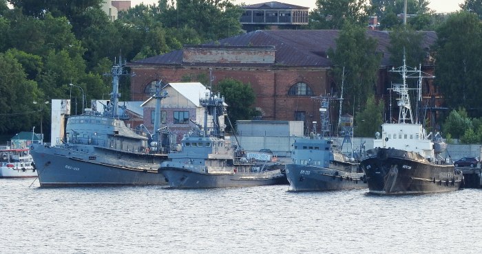 Корабль Ломоносов Северодвинск