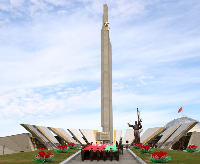 Минск город герой здание