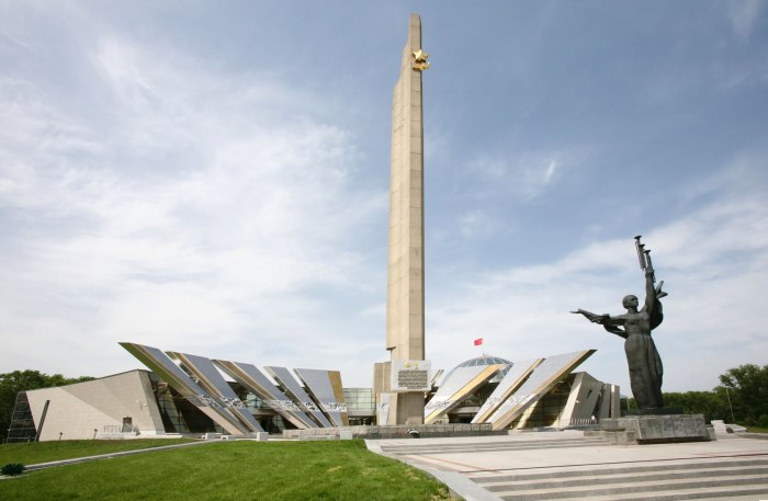 Обелиск «городу-герою Минску»