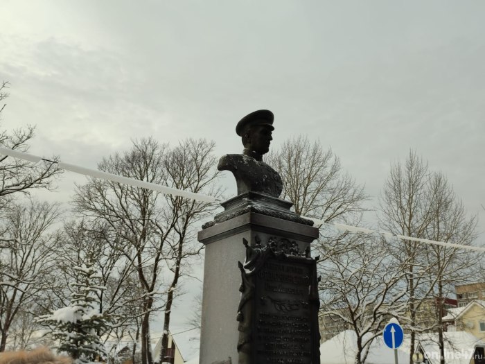 Памятник Кирову в Саратове