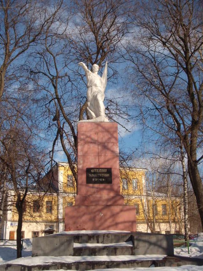ЦПКИО памятник Кирову