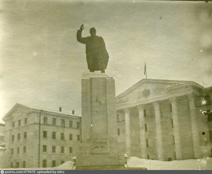 Памятник Мосину в Сестрорецке