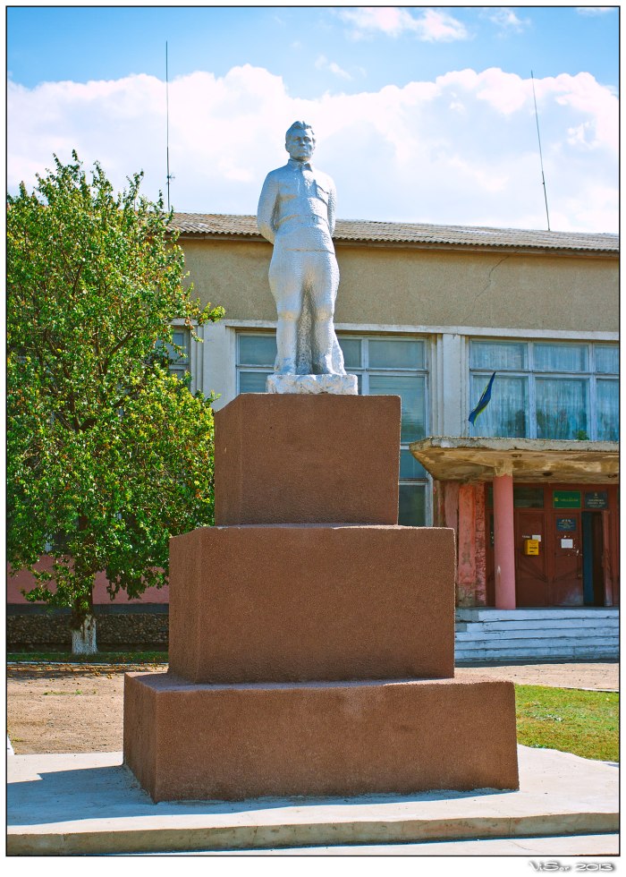 Усть-Каменогорск памятники