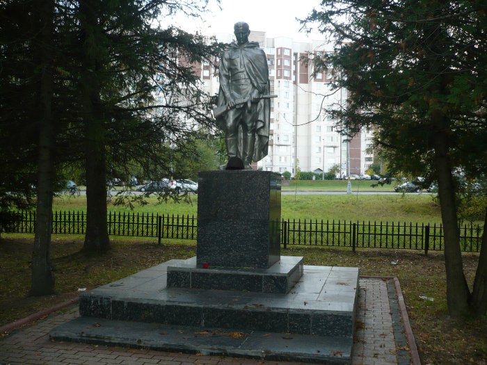 Памятник с.. м. Кирову на Кубани