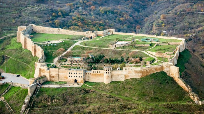 Крепость Нарын кала в Дагестане