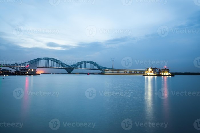 Мост через Янцзы в Нанкине