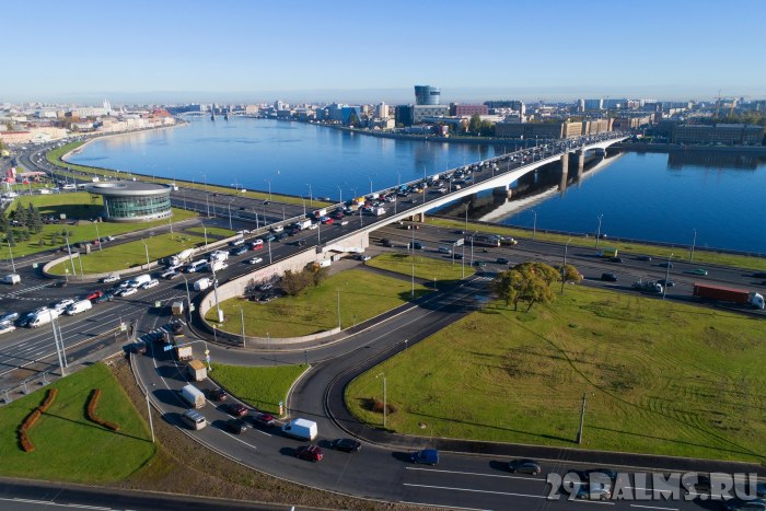 Мост Александра Невского в Санкт-Петербурге