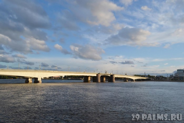 Мост Александра Невского в Санкт-Петербурге