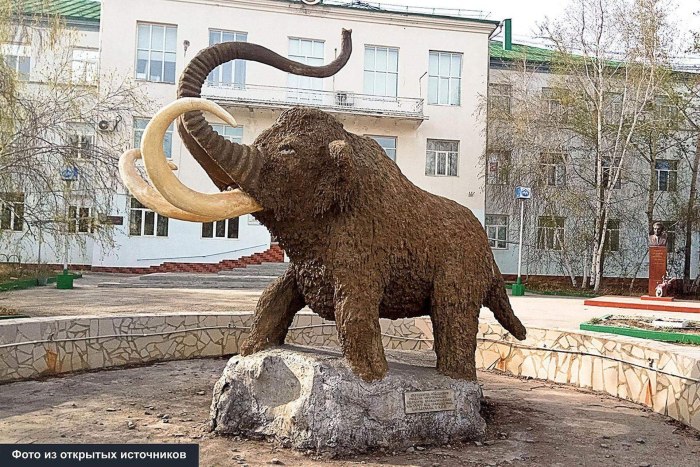 Памятник мемориал Якутск