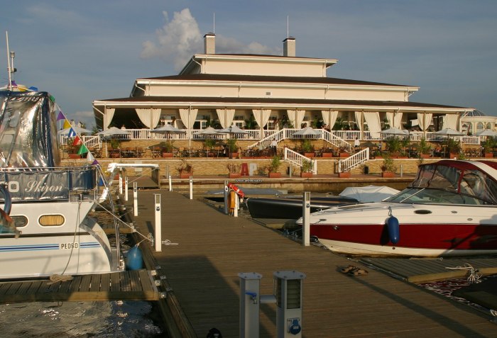 Крокус Shore House