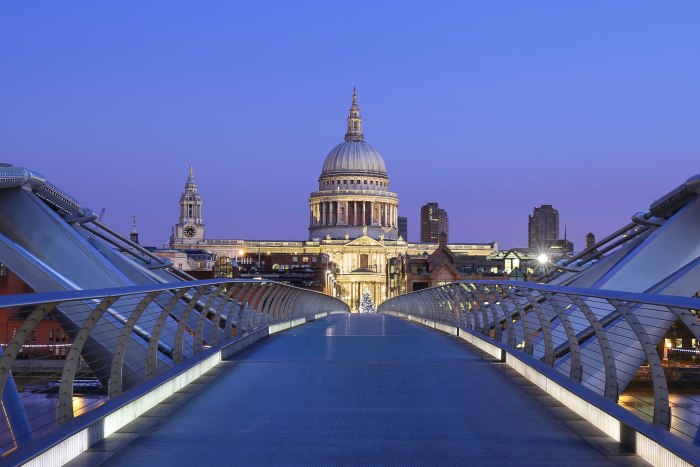 Millennium Bridge в Лондоне Фостер