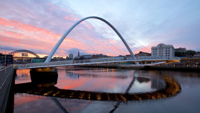 Мост тысячелетия в Гейтсхеде (Gateshead Millennium Bridge), Великобритания