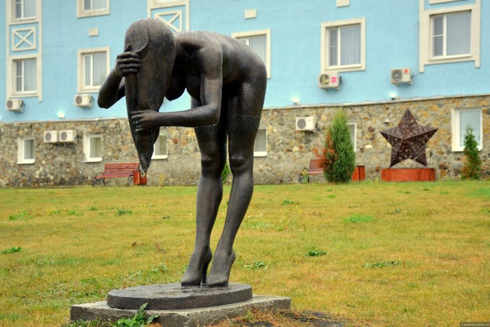 "Её лицо”, Пенчо Добрев, Болгария