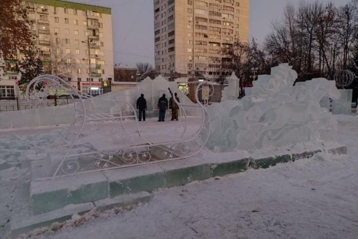 Ледовый городок Демского района
